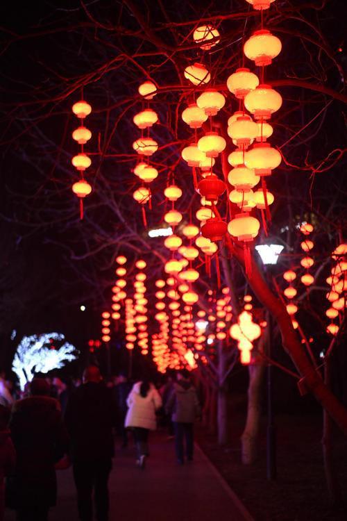 FB體育 FB體育平臺春節(jié)的故事：中國新年習(xí)俗的歷史與演變(圖1)