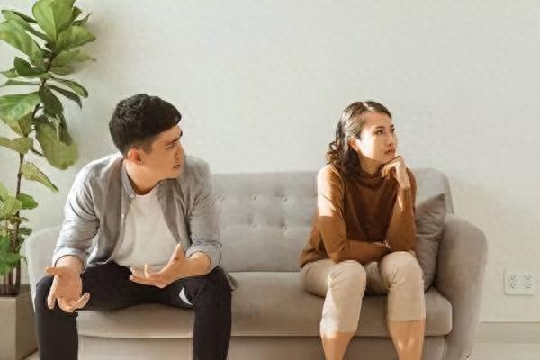 春節(jié)回娘家老公提議讓FB體育 FB體育平臺(tái)我空手去看到爸媽準(zhǔn)備的飯菜后我懂了(圖1)