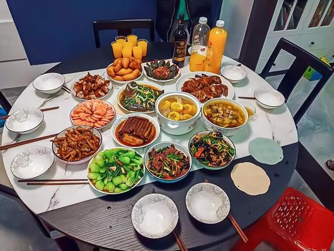 春節(jié)回娘家老公提議讓FB體育 FB體育平臺(tái)我空手去看到爸媽準(zhǔn)備的飯菜后我懂了(圖5)