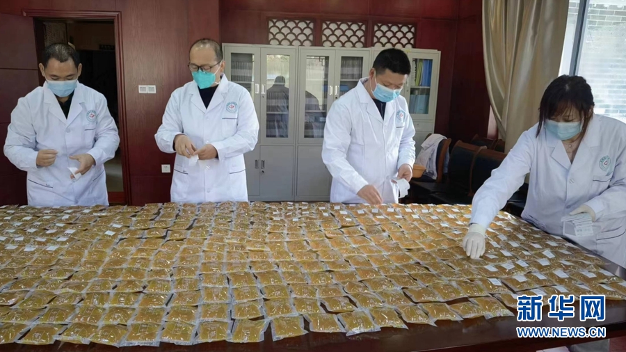 新春走FB體育 FB體育平臺基層｜傳統(tǒng)年貨發(fā)揮抗疫新作用 小金桔節(jié)前走俏(圖1)
