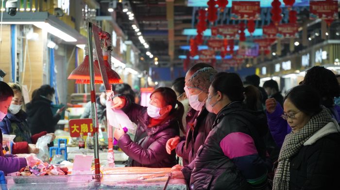 FB體育 FB體育平臺買一件也是批發價！成都農產品中心批發市場開啟年貨節(圖4)