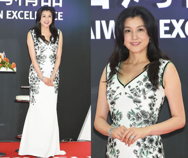 FB體育 FB體育平臺藤原紀香身材保持很好50歲穿緊身裙驚艷有魅力時尚感依舊在線(圖2)