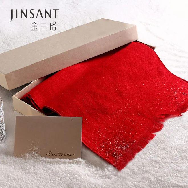絲綢老字號(hào)出品！矜貴桑蠶絲馬甲與新年紅圍巾輕盈自在暖烘烘過(guò)冬必備的年貨好物！FB體育 FB體育平臺(tái)(圖21)