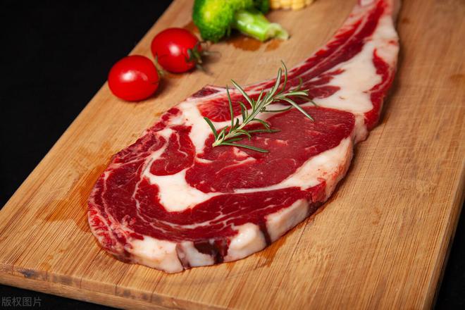 FB體育 FB體育平臺年紀越大越要吃肉？醫(yī)師：適當多吃點！牢記這3點吃肉更健康(圖3)