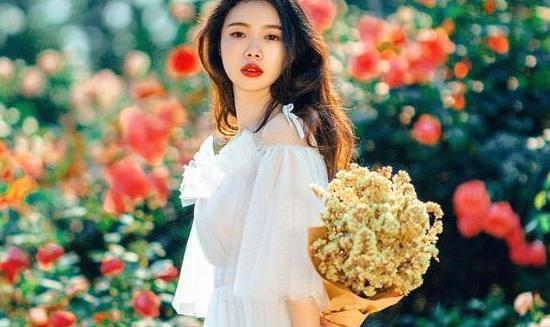 FB體育 FB體育平臺“年貨多買1份讓我帶回去給你弟”吃完年夜飯女兒轟走父母(圖1)