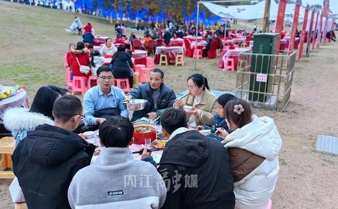 FB體育 FB體育平臺春節假期倒計時！抓緊時間到川南大草原“撒歡”喲(圖21)
