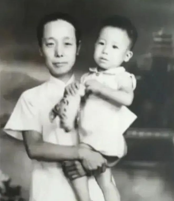 FB體育 FB體育平臺魏金棟：多次上春晚被譽為“新春第一唱”娶圈外妻子恩愛幸福(圖3)