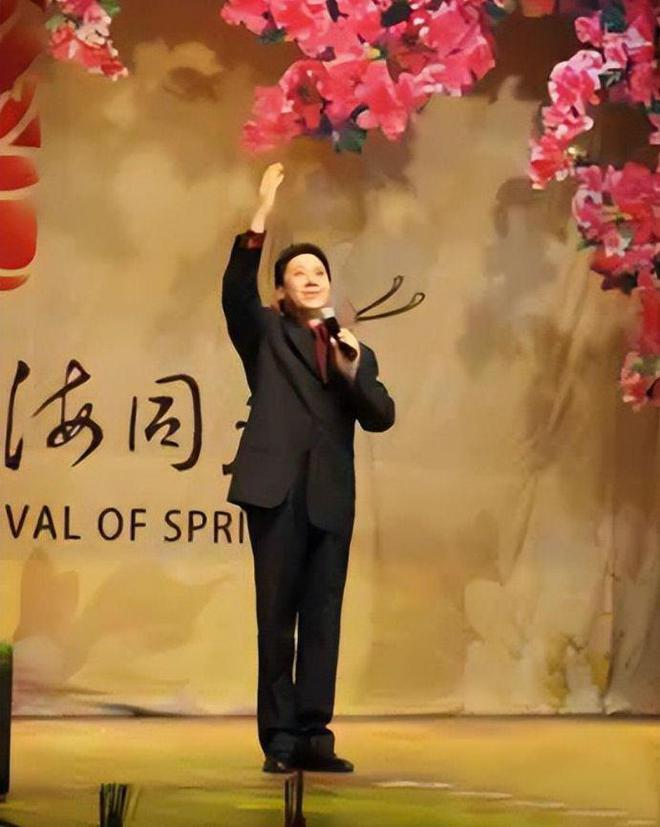 FB體育 FB體育平臺魏金棟：多次上春晚被譽為“新春第一唱”娶圈外妻子恩愛幸福(圖8)