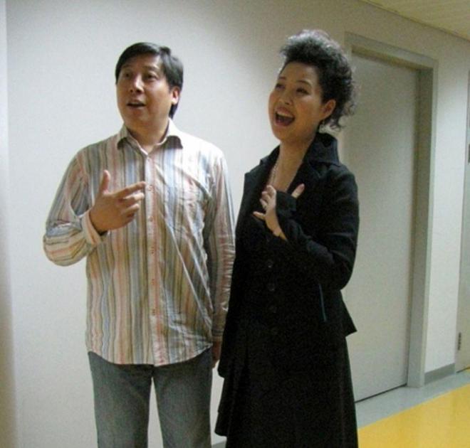FB體育 FB體育平臺魏金棟：多次上春晚被譽為“新春第一唱”娶圈外妻子恩愛幸福(圖17)