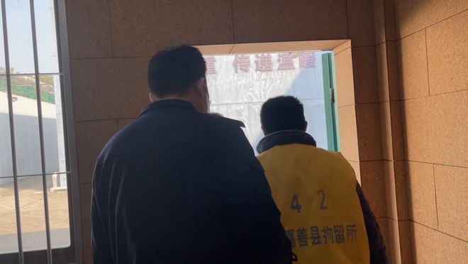 FB體育 FB體育平臺(tái)春節(jié)老家赴婚禮 酒后“好友”竟相“吸”？(圖4)