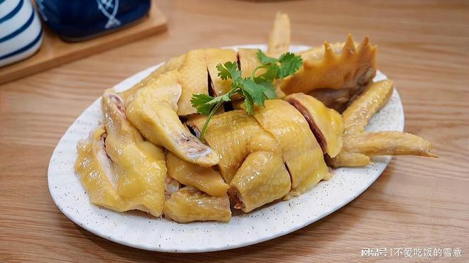 FB體育 FB體育平臺《白切雞：美食的詩意與文化傳承(圖2)