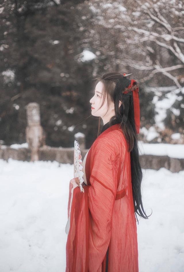 FB體育 FB體育平臺(tái)我們買一萬(wàn)年貨開(kāi)車1000公里回家過(guò)年剛一進(jìn)門老公掉頭就走(圖10)