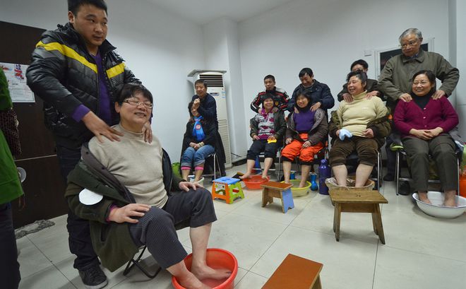 FB體育 FB體育平臺親家隨兒媳來鄉下過節她很高興走時卻囑咐兒子：下次別讓她來了(圖3)