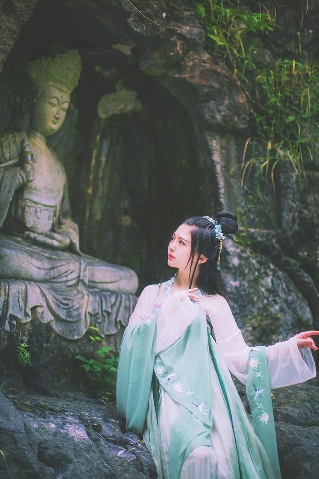 FB體育 FB體育平臺(tái)老兩口過(guò)春節(jié)看著落寞的老公我提前感受到了晚年的孤獨(dú)(圖8)