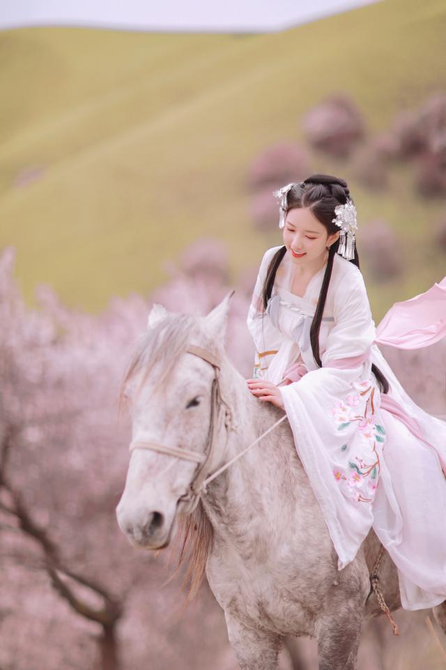 FB體育 FB體育平臺(tái)老兩口過(guò)春節(jié)看著落寞的老公我提前感受到了晚年的孤獨(dú)(圖9)