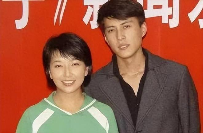 FB體育 FB體育平臺婆婆住院三個兒媳婦只來一個出院后兒媳：咱倆兩清了！(圖13)