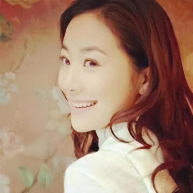 FB體育 FB體育平臺單身母親去世16歲女兒不知所措我母親幫著下葬30年后來報答(圖9)