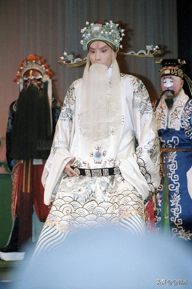 FB體育 FB體育平臺(tái)還有6天就過(guò)年今天又去取了5000現(xiàn)金怕過(guò)年回老家不夠用(圖1)
