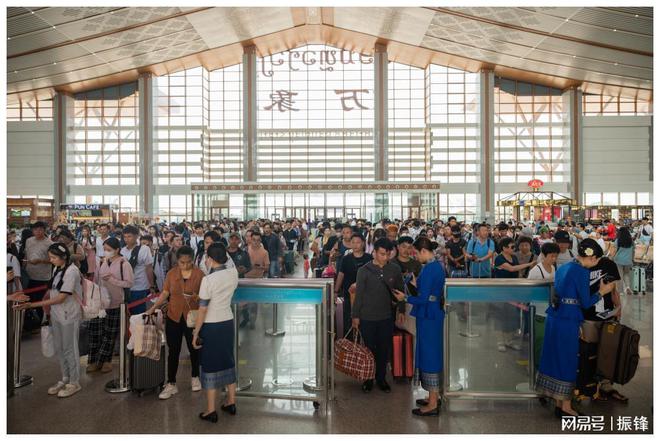 老撾FB體育 FB體育平臺新年客運忙(圖5)