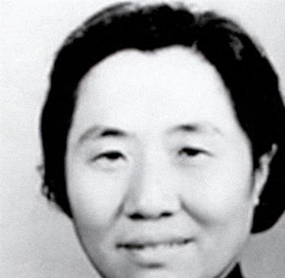 FB體育 FB體育平臺1950年周總理向夫人敬酒20年前那件事太對不起你了(圖7)
