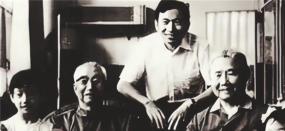 FB體育 FB體育平臺1950年周總理向夫人敬酒20年前那件事太對不起你了(圖16)