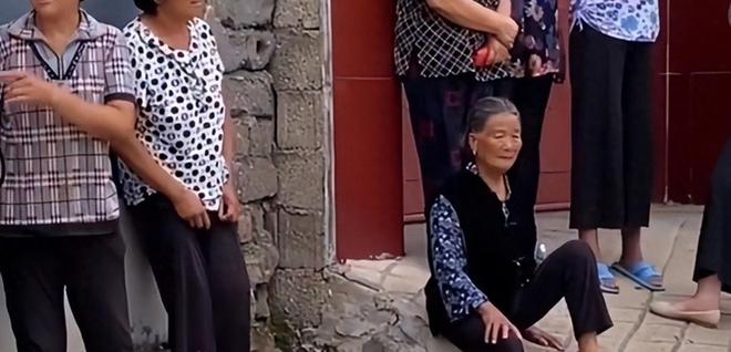 退休后才會發(fā)現(xiàn)：多子女家庭的老人比獨(dú)生子女家庭的老人更幸福FB體育 FB體育平臺(圖13)