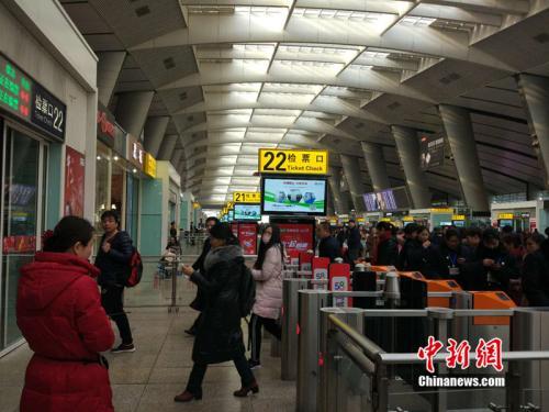 FB體育 FB體育平臺人未到禮先行：年貨網購 國人“輕裝”回家(圖4)