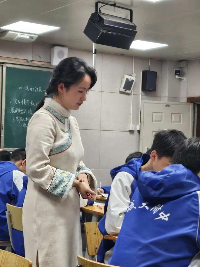 FB體育 FB體育平臺一場教學藝術盛會！成大附中青年教師“賽”起來！(圖1)